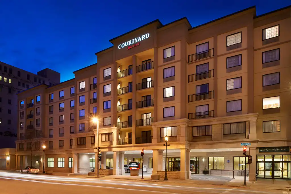Courtyard by Marriott Milwaukee Downtown